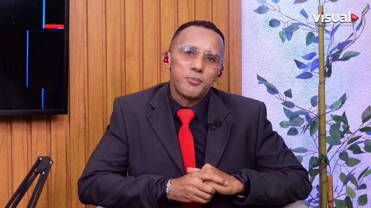 Apresentador do Maranhão 360 durante entrevista sobre disputa territorial entre Arame e Grajaú