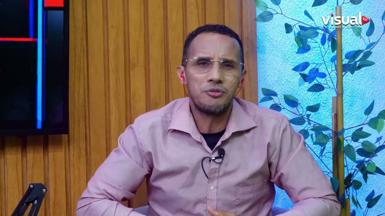 Apresentador do Maranhão 360 durante entrevista com Francisca Romana
