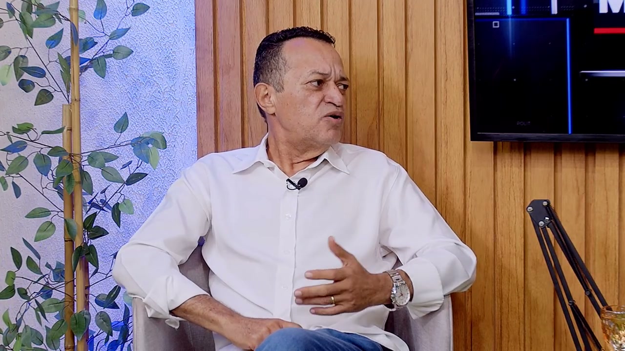 Prefeito de Grajaú, Dr. Gilson Bomfim, durante entrevista à Visual TV