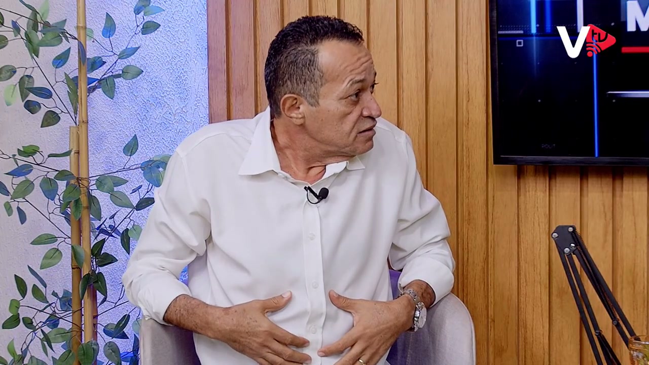 Prefeito de Grajaú durante entrevista no estúdio da Visual TV