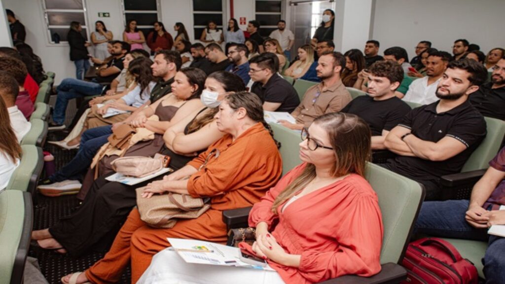 Profissionais do Mais Medicos durante acolhimento em Sao Luis